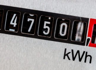 Кабмин решил не повышать тариф на электроэнергию: до мая будет 4,32 грн за кВт-ч