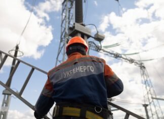 Высокое напряжение. Какие последствия будет иметь кризис в Укрэнерго