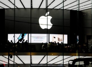 Apple стала третьей в истории компанией после Microsoft и Nvidia с капитализацией $4 трлн