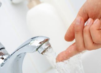 В Киеве полностью восстановили водоснабжение после атаки РФ, свет вернули еще не всем