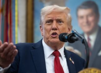 Трамп вводит 25%-ю пошлину на импорт грузовиков для защиты американских производителей