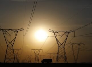 В Украине установили секретные парки батарей для энергоснабжения во время обстрелов – WSJ