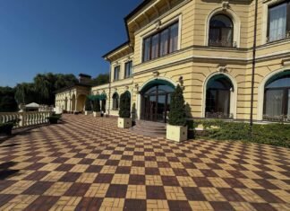 Имение семьи Гладковского в Козине выставили на продажу за $4 млн – фото