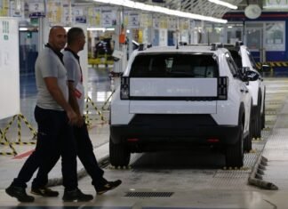 В Европе насчитали восемь «лишних» автозаводов