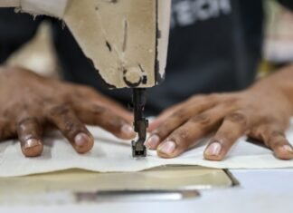 Тарифы Трампа обрушили экспорт индийского текстиля в США на 50%