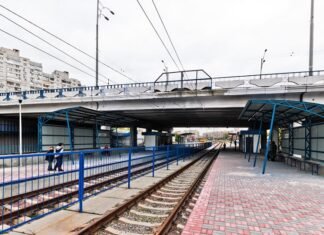 Киев заказал капремонт путепровода на Троещине за 238 млн грн