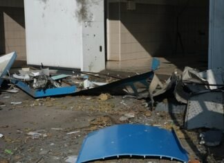 Россия ударила по АЗС и железной дороге в Сумах, есть пострадавшие – фото, видео