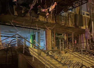 Российский удар разрушил недавно открывшийся салон красоты Backstage в Киеве