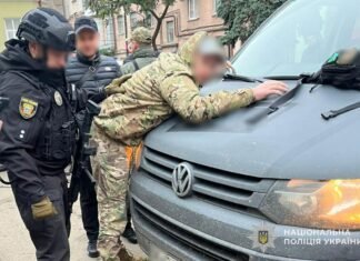 Затащили без одежды в бусик и били: появились новые детали скандала с военными в Тернопольской области