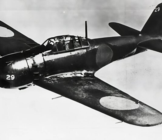 20 октября — день появления первых камикадзе: как Япония взорвала 270 кораблей США (фото, видео)