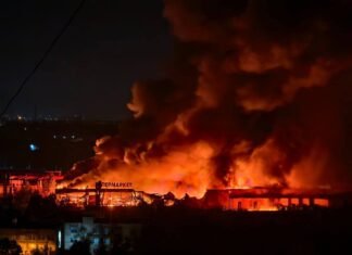 «Гипермаркет рухнул»: дроны атаковали временно оккупированный Донецк (фото, видео)