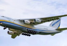 Канада арестовала самолет РФ Ан-124 и хочет передать его Украине, — Bloomberg