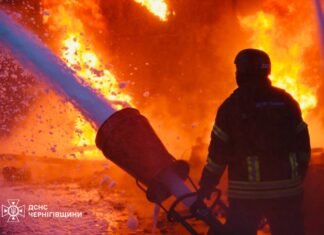 Без света 50 тысяч человек: РФ атаковала сразу несколько энергообъектов на Черниговщине (фото)