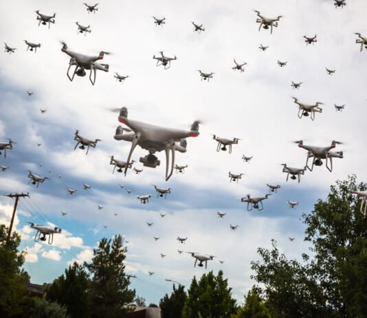 В Германии зафиксировали рой дронов над критическими объектами: власти подозревают их в шпионаже