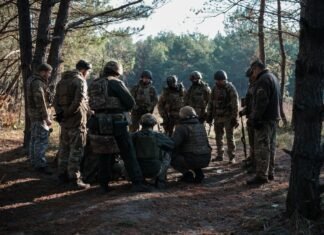 Армия, спасатели, президент: кому больше всего доверяют украинцы во время войны