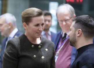 Зеленский прибыл в Копенгаген на саммит Евросообщества