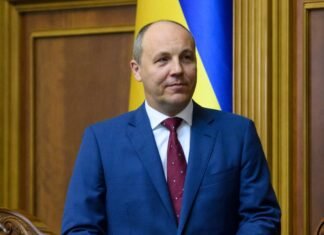 Зеленский присвоил Парубию звание Героя Украины