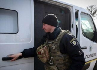 В Запорожской области полицейские эвакуировали жительницу прифронтового города
