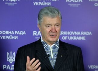 Порошенко в октябре получил почти 53 млн гривен от правительства Венгрии: декларация