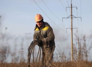 В Одесской области 300 тысяч семей снова со светом, — ДТЭК