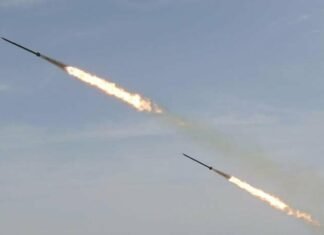 Ночью враг дважды запускал ракеты в Запорожье