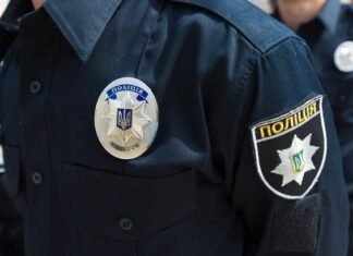 В Запорожье после обстрела усилили патрулирование у поврежденных домов и открыли мобильные офисы