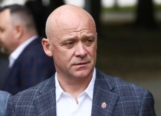 ВАКС пересмотрел меру Труханову: возросли риски после потери должности и гражданства