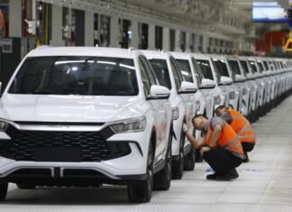 В октябре украинцы купили 7800 новых легковых авто: это рекорд за последние 13 месяцев