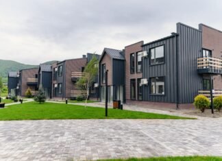 «Жилье – это инструмент». Зачем производитель ветряных турбин инвестирует в строительство