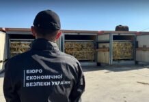 На Буковине нашли подпольный табачный цех: владелец агрофирмы получил подозрение – фото, видео