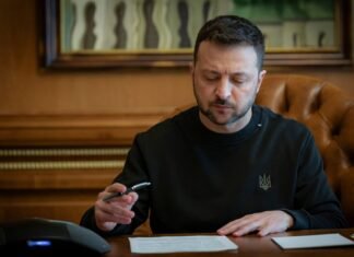 Зеленский подписал санкции против Миндича и Цукермана