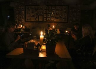 Графики отключений на 11 ноября: у кого не будет света 14 часов (фото)