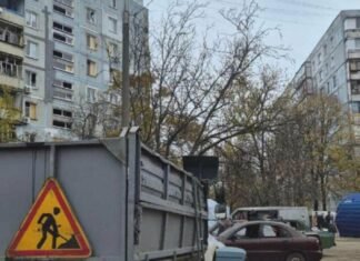 В Запорожье завершили первоочередные работы на месте вражеских попаданий