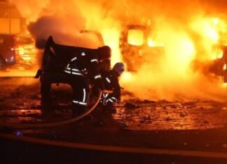 В Сумах российский дрон упал на трассу с оживленным движением транспорта (видео)