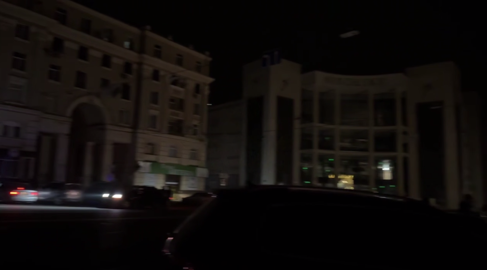 В Харькове и Полтаве сильные скачки напряжения и перебои со светом: города погрузились в темноту (видео)