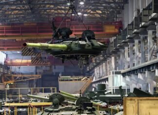 «Уралвагонзавод» объявил о масштабном сокращении кадров: что потеряет оборонка РФ