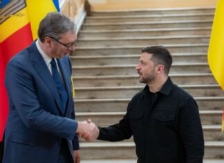 Зеленский поговорил с Вучичем на фоне заявлений о снарядах для Украины