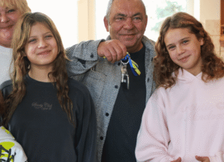 В Запорожье семья Малеевых получила новый дом для детского дома семейного типа