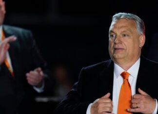 Разрешили поставлять нефть и газ из РФ: Орбан после встречи с Трампом «похвастался» освобождением от санкций США