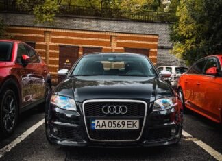 В Киеве засветился редкий конкурент BMW M3 с двигателем от суперкара (фото)