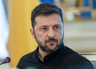 Зеленский пригласил премьера Японии в Украину