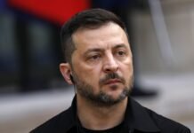 Зеленский прибыл с визитом в Турцию, где его встретил Умеров