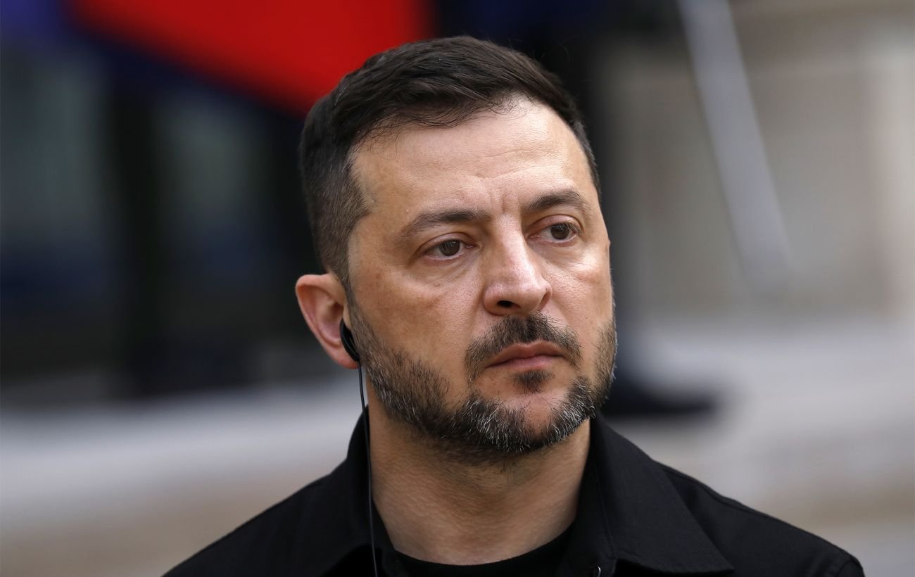 Зеленский прибыл с визитом в Турцию, где его встретил Умеров