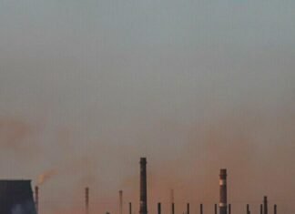 В Запорожье горсовет не убрал отсрочку экологических обязательств для предприятий