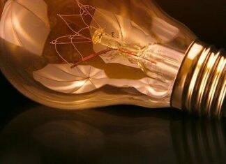 В «Запорожьеоблэнерго» обновили графики почасовых отключений света на 1 ноября: что изменилось