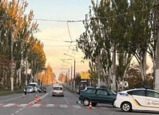 В Запорожье автомобиль сбил пешехода: потерпевшая погибла на месте ДТП