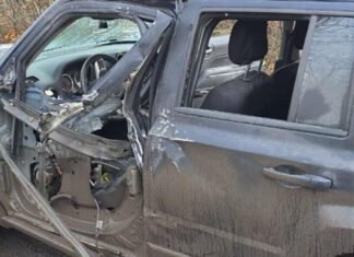 В Запорожской области вражеский дрон атаковал эвакуационную машину полиции