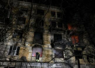 В Запорожье в результате ночной атаки в некоторых домах квартиры могут признать непригодными для проживания