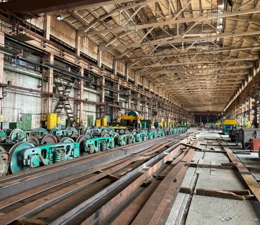 Минюст попросил конфисковать российскую долю в крупнейшем вагонзаводе Украины