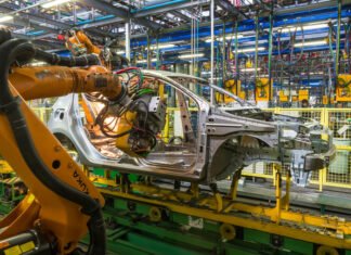 Bloomberg: Еврокомиссия предложит отложить полный запрет ДВС на пять лет